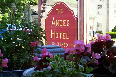 andes hotel sign aith flowers
